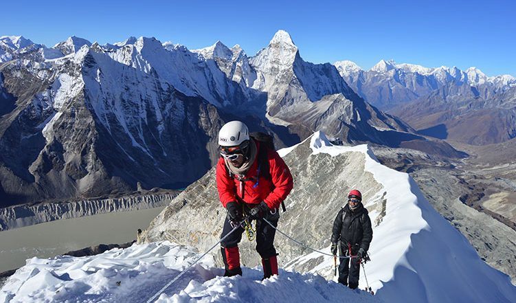 https://doleshwortravel.com.np/wp-content/uploads/2023/11/everest-peak-climbing-e1700720795648.jpg